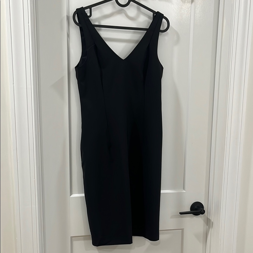 Black V-Neck Sleeveless Knee-Length Sheath Dress